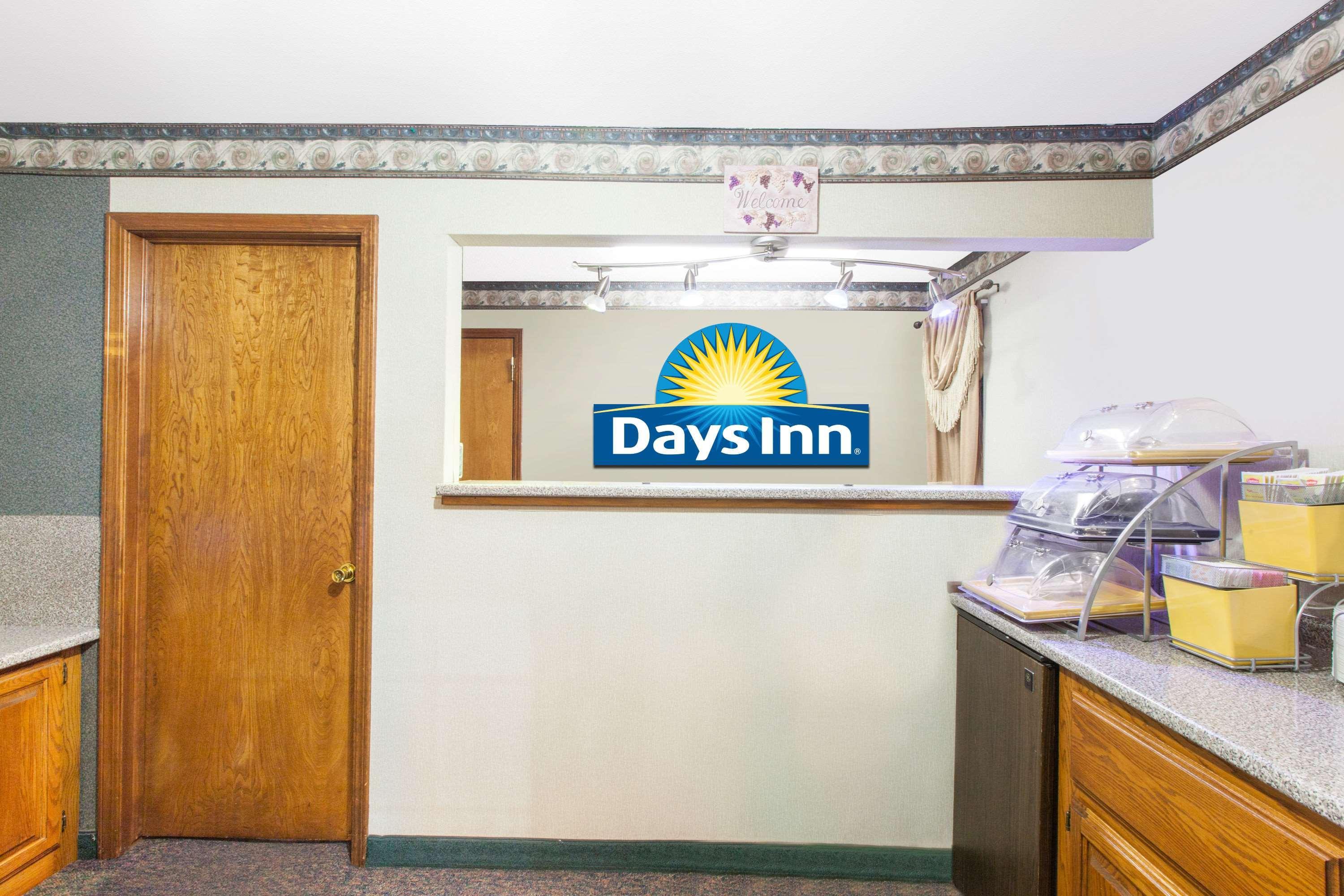 Days Inn By Wyndham Erick Exteriör bild