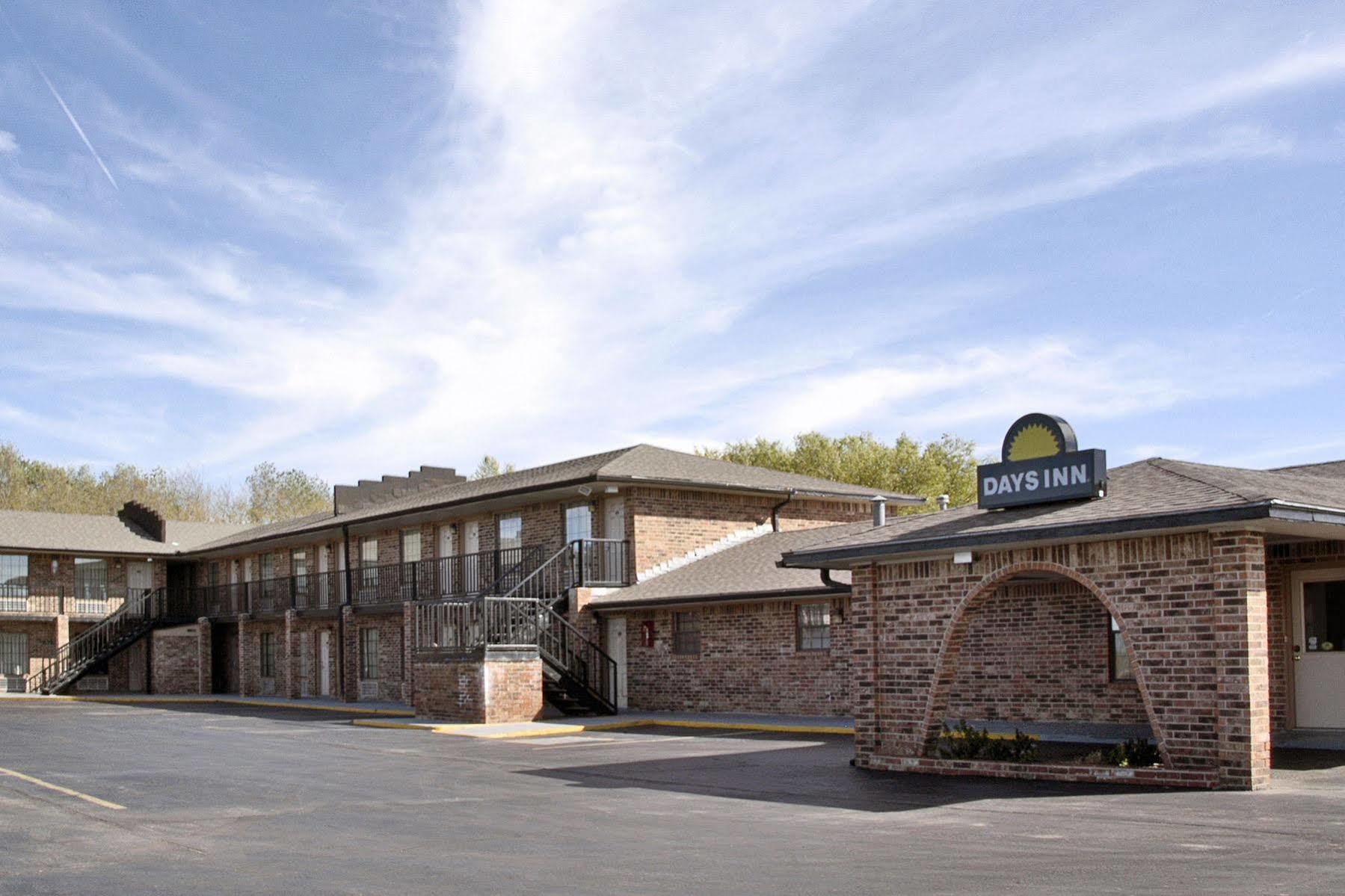 Days Inn By Wyndham Erick Exteriör bild